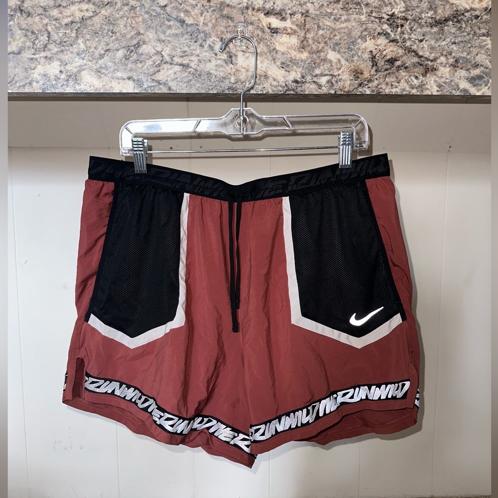 NWOT NIKE FLEX STRIDE WILD RUNNING 5" Shorts Clay
